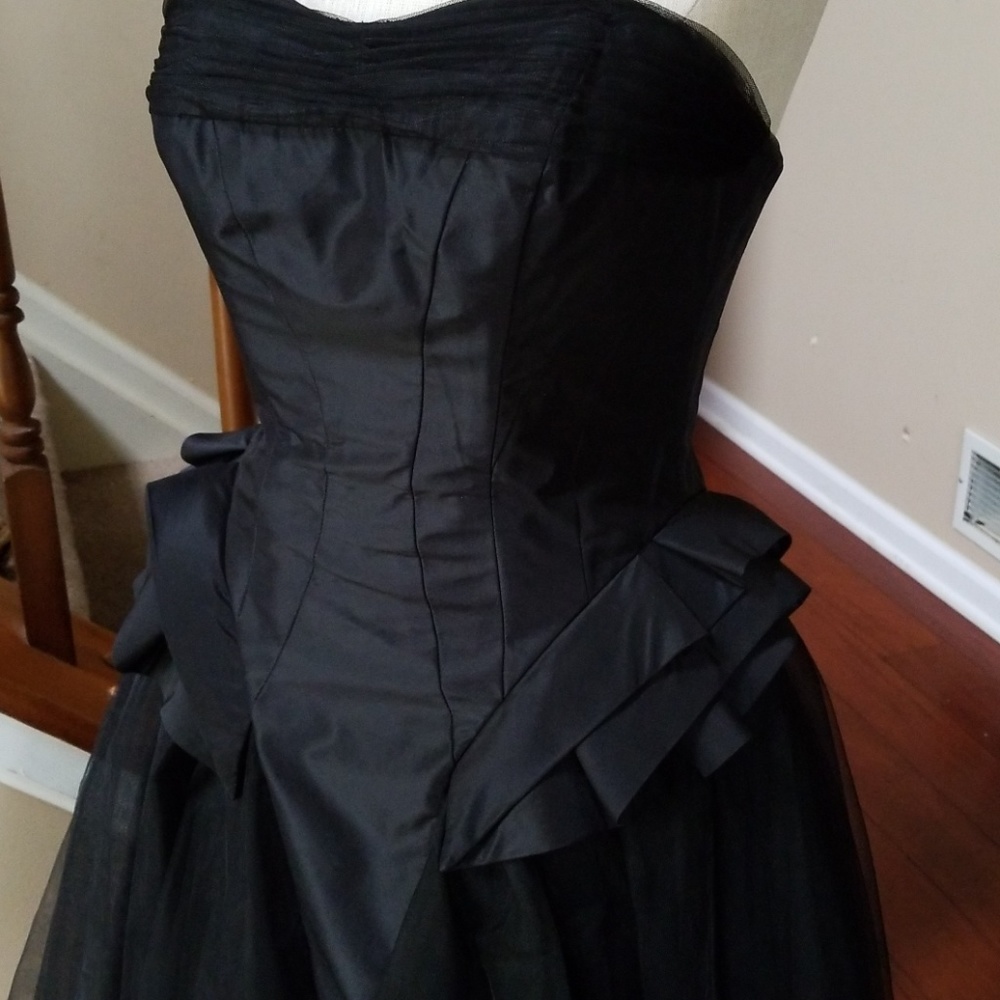 Dress - Picture 2 of 6